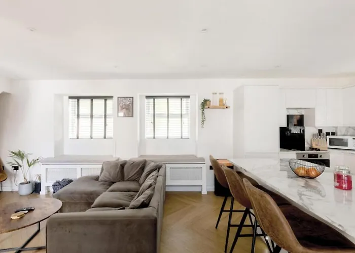 Entire House, Close To Central Bristol