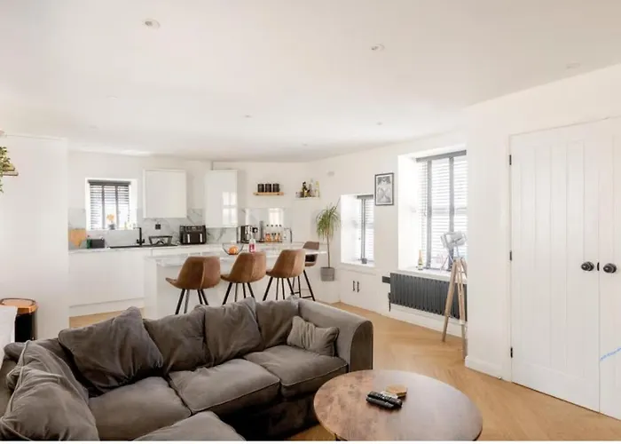 Entire House, Close To Central Bristol