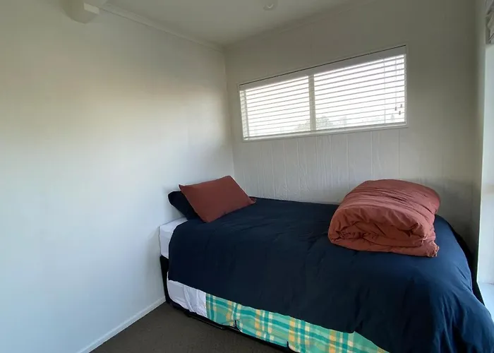 Treetop Studio Apartment Hamilton