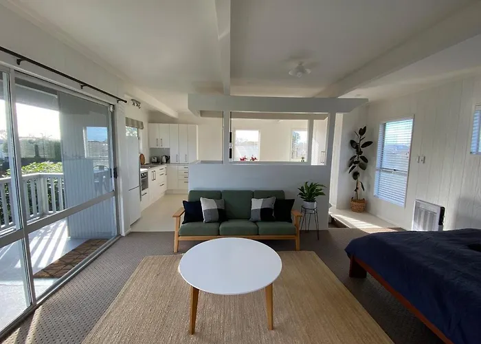 Treetop Studio Apartment Hamilton