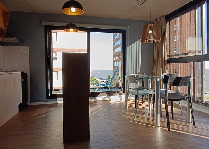 Stunning View, Designer Apartment For Up To 6, Incl Indoor Parking Montevideo