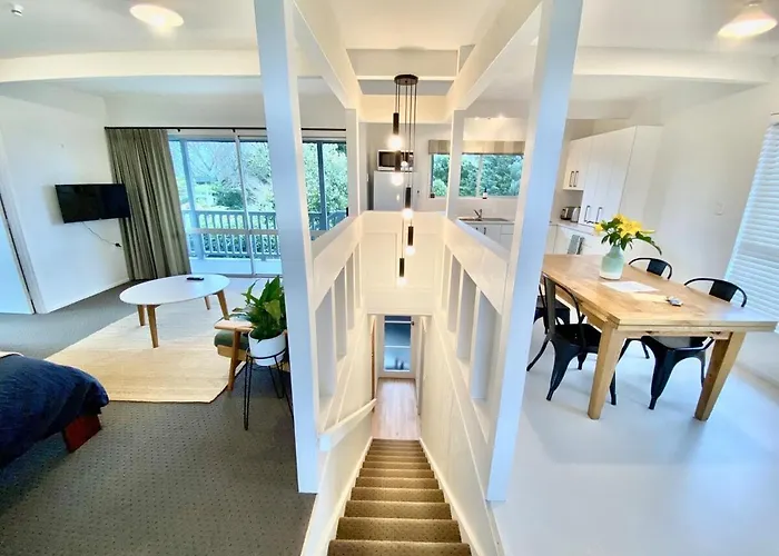 Treetop Studio Apartment Hamilton