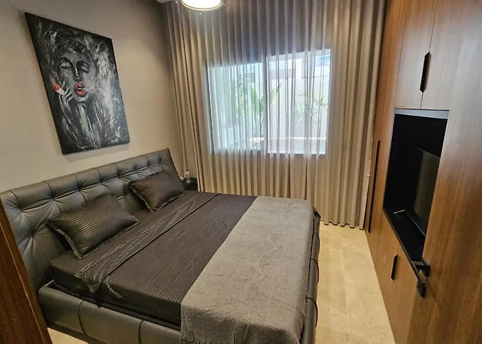 Charming Apartment With Private Heated Pool Tunis