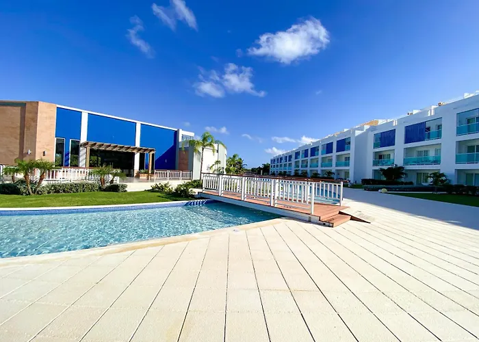 Vista Family Garden Suite Pool Front 2 Bdrms Punta Cana