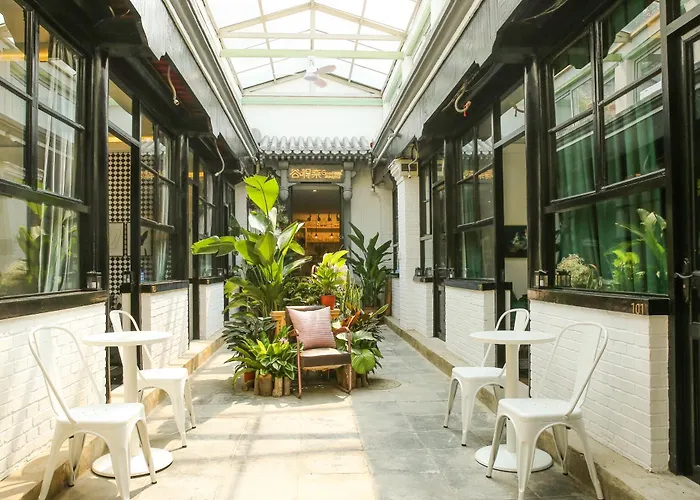 A Cozy Double Double Room In A Courtyard In The Alley Of Good Night Bed And Breakfast In Gu Nai Peking