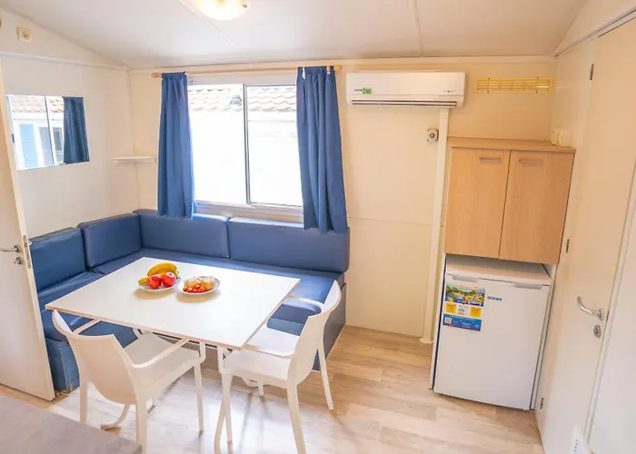 Happy Camp Mobile Homes In Centro Vacanze Bi Village Fažana