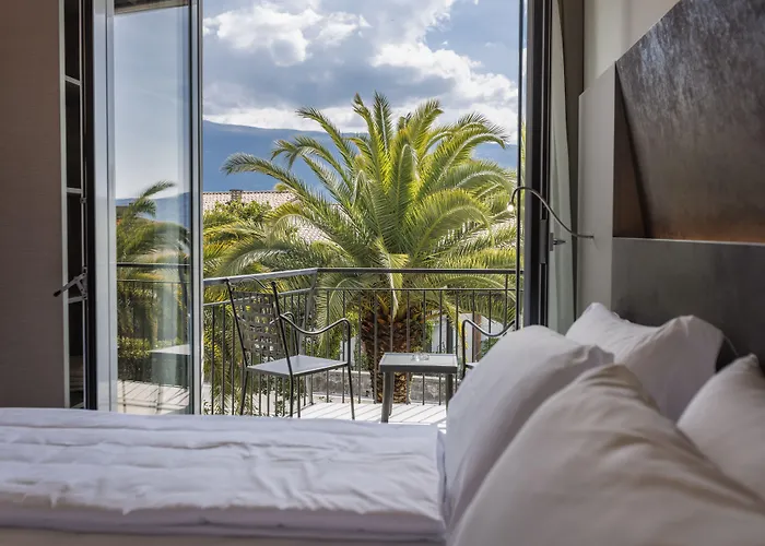 Hotel Livia Gargnano
