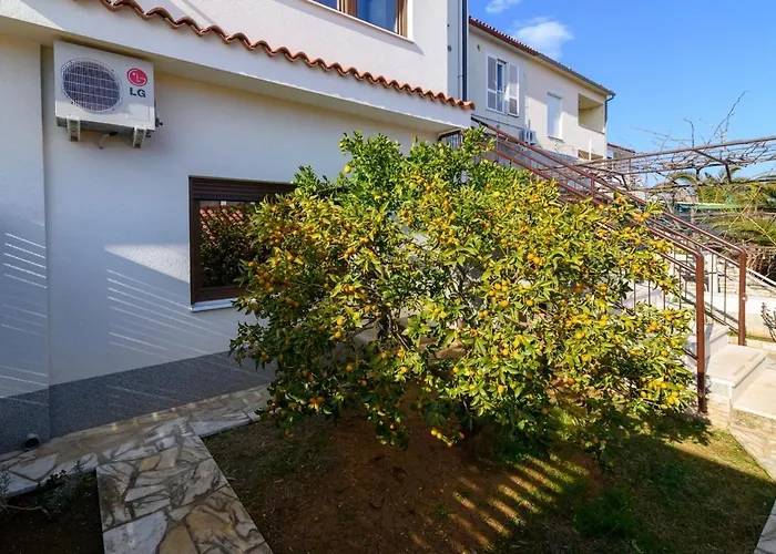 Apartments With Parking Spaces Pula - 20625