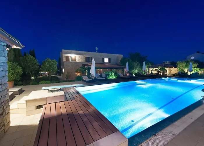 Family Friendly Apartments With A Swimming Pool Murter - 20859
