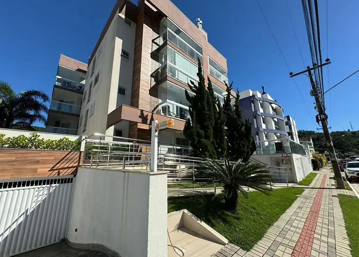 Cod 105 - Apartamento Terreo Bem Equipado Governador Celso Ramos