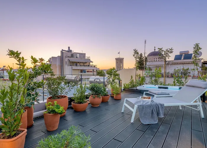 Your 4 Bdrm Dream House Acropolis View & Jacuzzi Athen