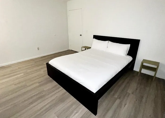 2 To 6 Bedroom Extended Stay Walk To Strip Mgm Casino Shop Club Las Vegas