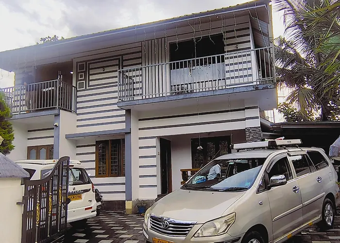 Green Leaf Premium Villa Munnar