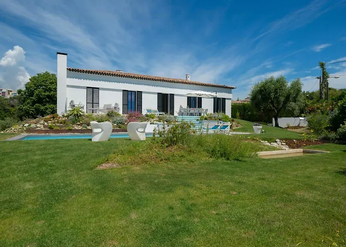 Sea View Villa In The Hills Of Nizza