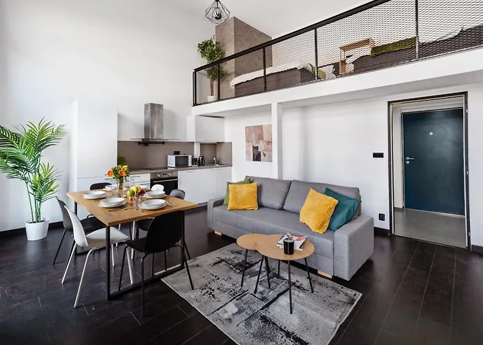 Spacious Loft-Aparts On Karlin Prag