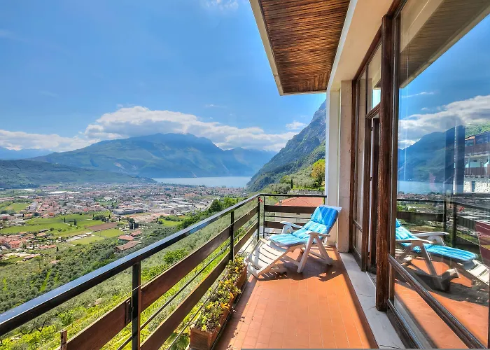 Sunrise On The Garda Lake - Happy Rentals Riva del Garda