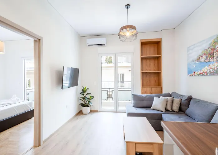 Spacious 3-Bedroom Dual Apartment In City Centre Athen