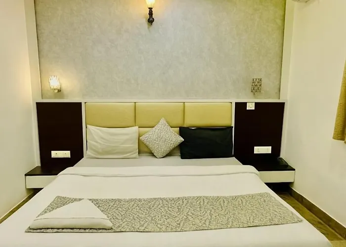 The Star Taj - Affordable Rooms Near Taj Mahal Agra 