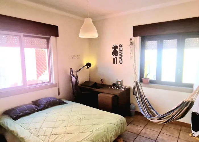 Private Room In City Center Setúbal