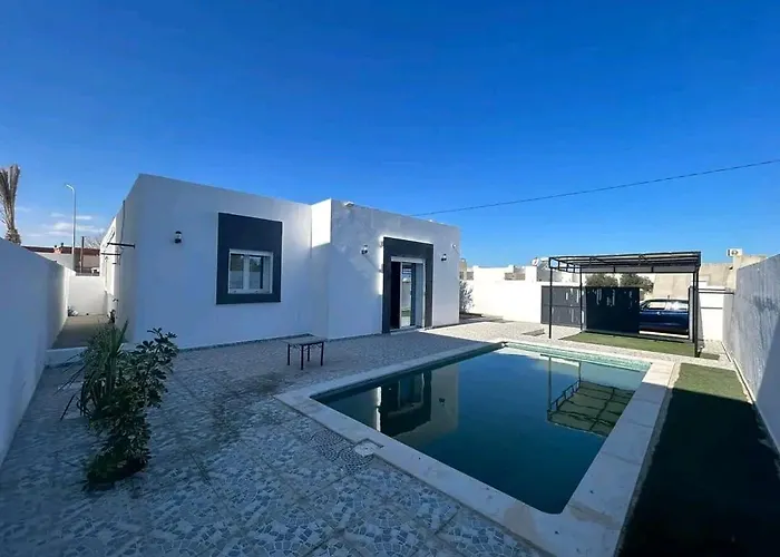 Villa Menyar Al Maqarisah