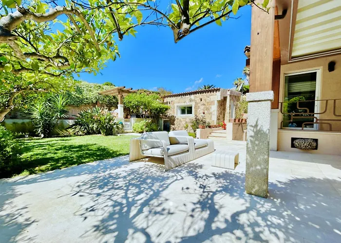 Villa "Faro Dei Monaci" A Baia Sardinia