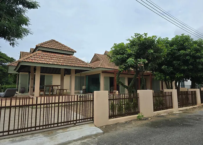 Kitiyara Lakeside Pool Villa Chiang Mai