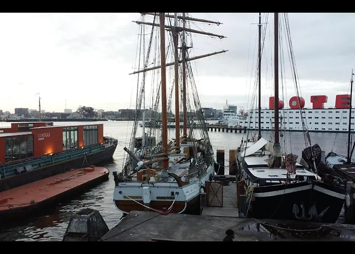 Hotel The Vega 1909 - Historic Wooden Ship Amsterdam