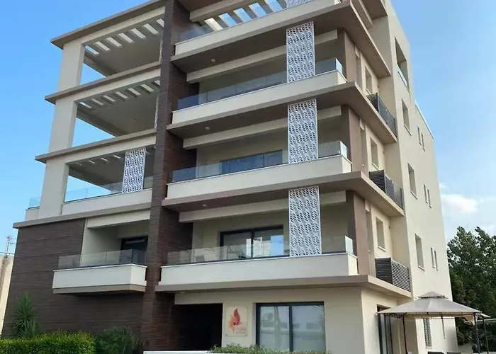 Mordern 2Bd Apt Perfect For Family Or Group Larnaka