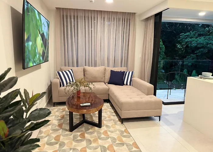 Modern Haven with Forest Views&Ocean Breeze Jacó