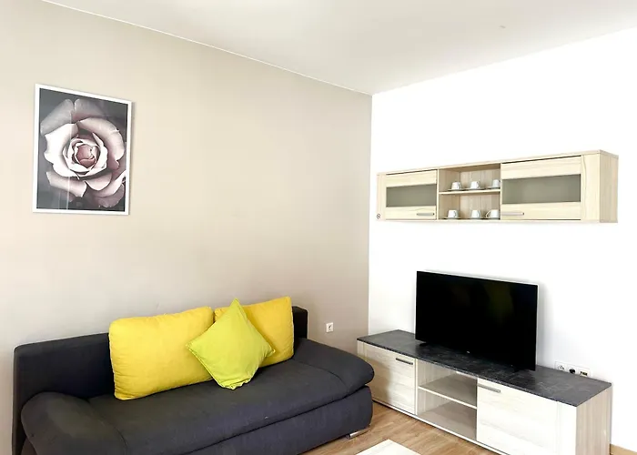Prime Stay - Premium 2 Bedroom Family Apartment With Balcony Budapest