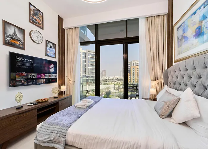 Bright & Cozy Studio In Vibrant Azizi Riviera Dubai