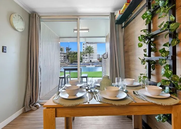 Ferienwohnung The Retro Reef - Games & Vibes Gold Coast