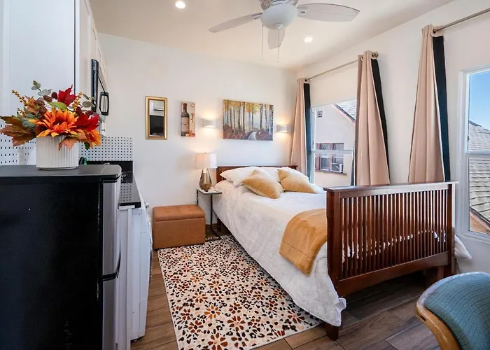 Remodeled Chick Studio Near Downtown La, Ac, Wifi, Wd, Snack Los Angeles