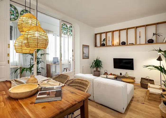 Bingin - 3 Bedrooms And Balcony In Eixample Dreta Barcelona