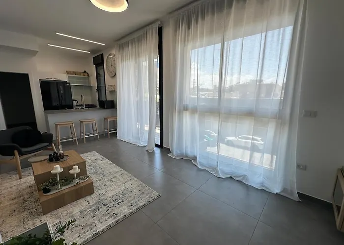 Ferienwohnung Modern 2BR by Azrieli&Sarona Tel Aviv-Jaffa