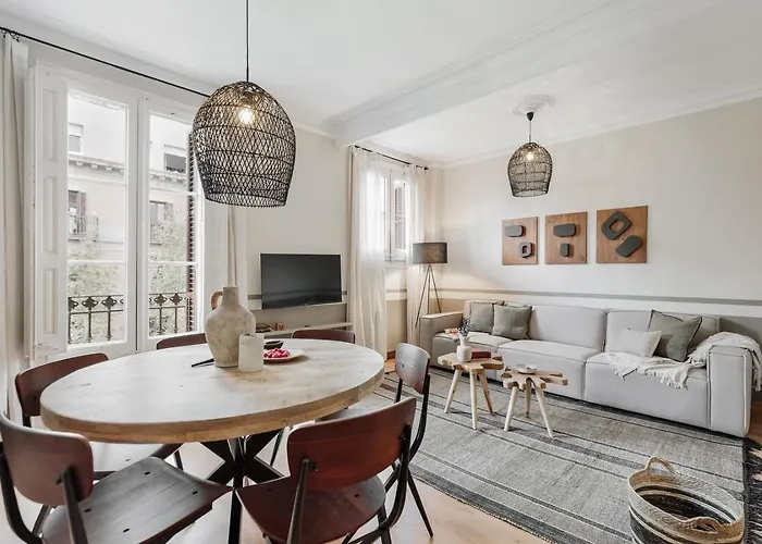 Mourene - 3 Bedrooms In Eixample Dreta Barcelona