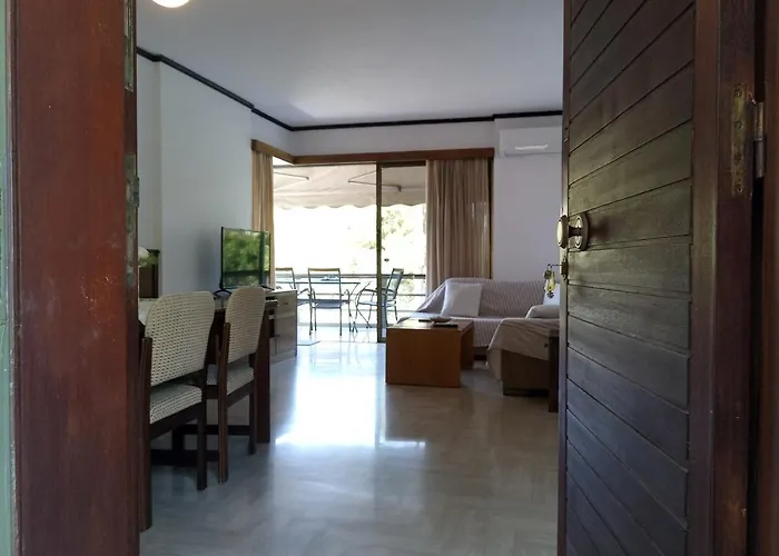 2Bd Apartment With Large Balcony Near The Sea!! Athen