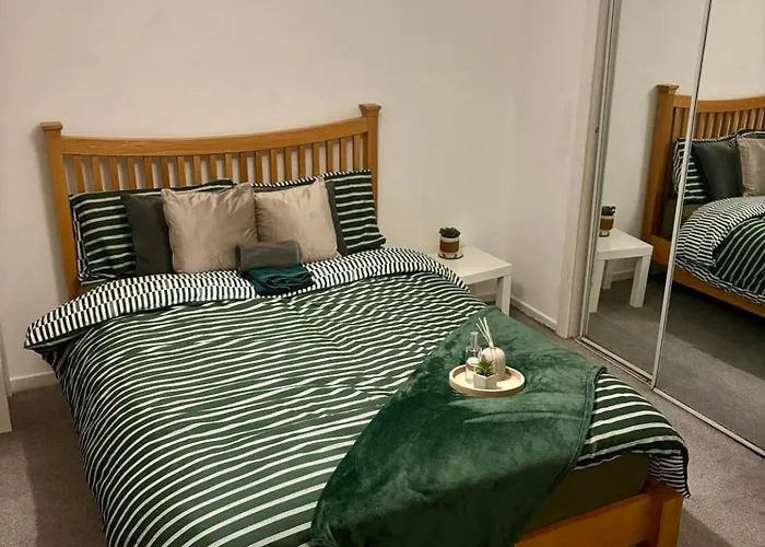 Ferienwohnung Tartan Nest- Entire House- Sleeps 8 Guests Glasgow
