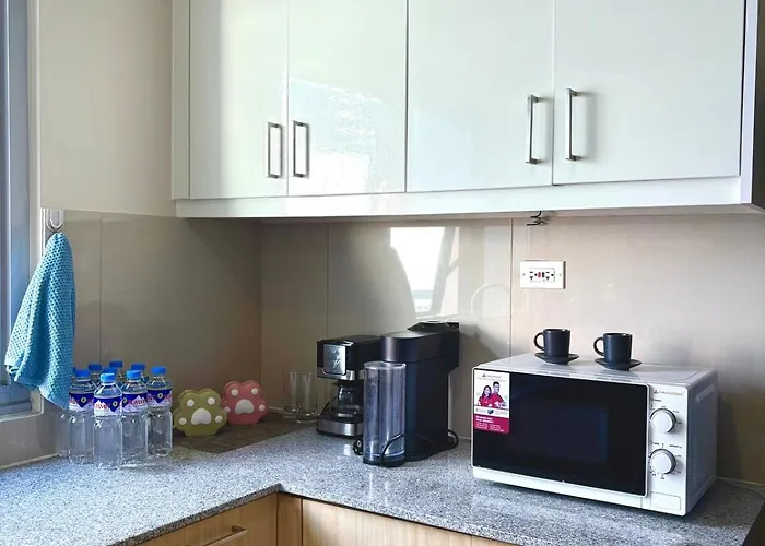 2Br At Bayshore 2 Near Okada & Airport Manila