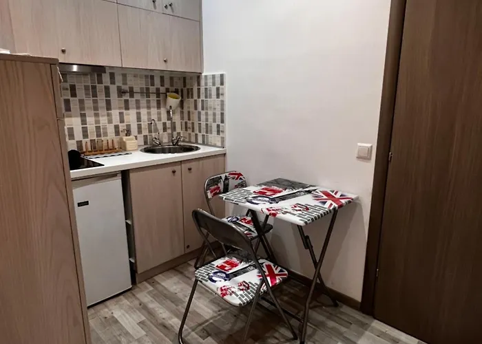 Small Budjet Deluxe Studio Down Town Thessaloniki