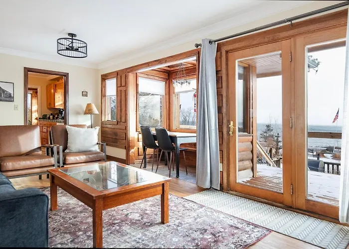 The 3 Bears Cottage - Exquisite Lake Views! Duluth