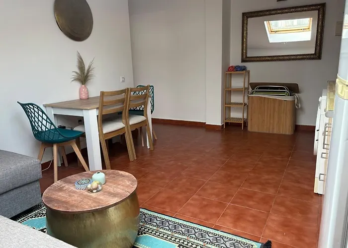 Cozy Getaway 30M From Beach In Málaga