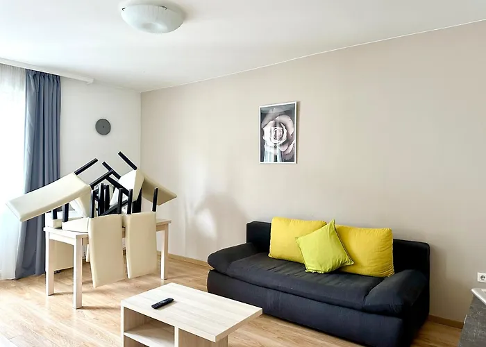 Prime Stay - Premium 2 Bedroom Family Apartment With Balcony Budapest