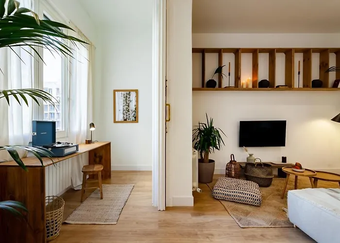 Bingin - 3 Bedrooms And Balcony In Eixample Dreta Barcelona