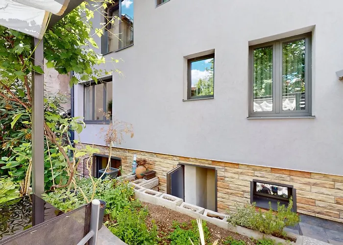 Ferienwohnung Cozy 1Br Flat Next To Ndk With Private Patio Sofia