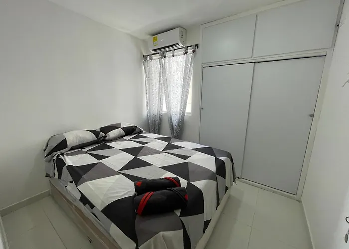 Apto Amplio Con Piscina 3 Hab A Pasos Del Mar Cartagena 