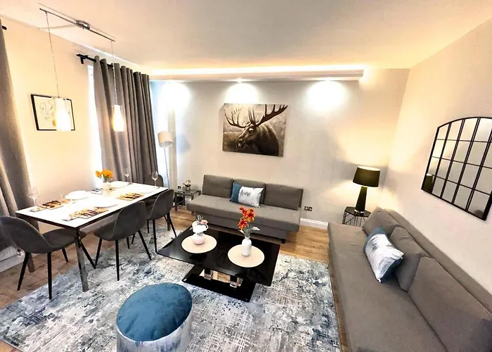 Hyde Park Three Bedroom Flat London