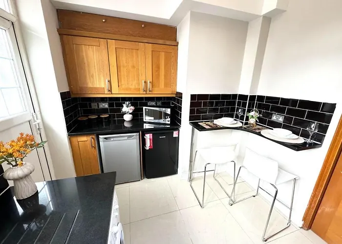 Hyde Park Three Bedroom Flat London