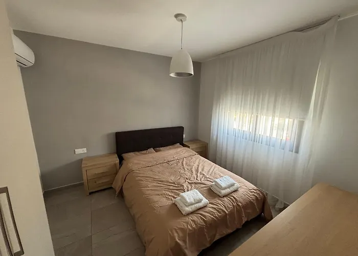 Mordern 2Bd Apt Perfect For Family Or Group Larnaka