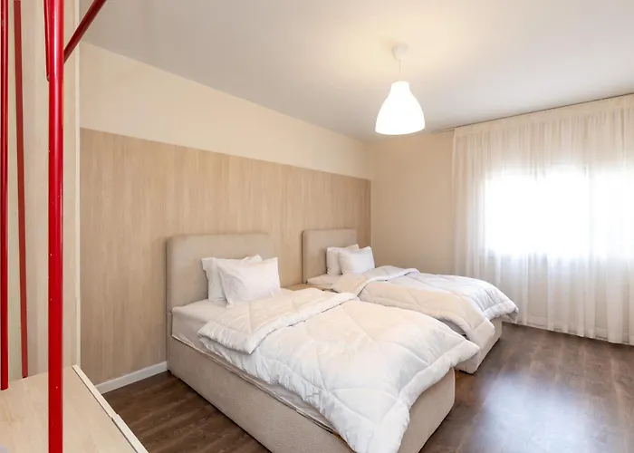 Central Zamalek Three Bedroom Apt Kairo